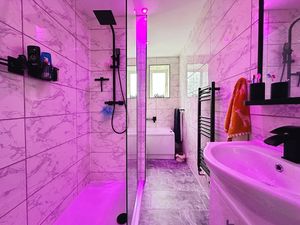 Bathroom- click for photo gallery